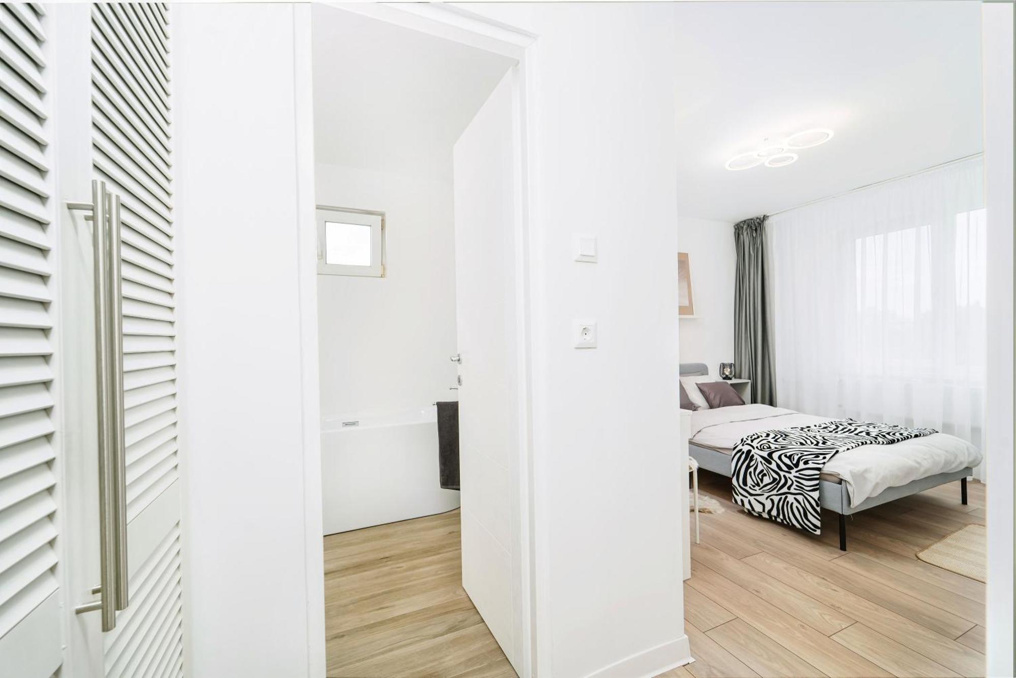 Family Stay - Calliope Apartment - By Openhouse تيميشورا المظهر الخارجي الصورة